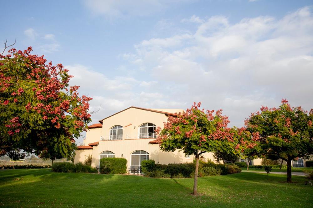 Pastoral Hotel - Kfar Blum Exterior photo